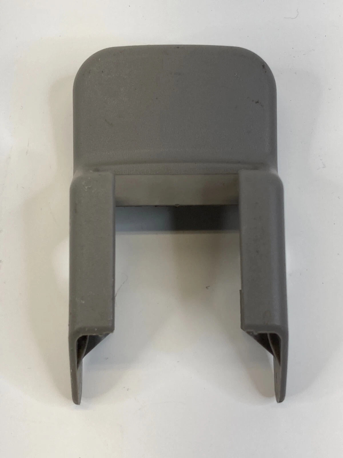 2002 2003 LEXUS ES300 FRONT RIGHT PASSENGER SIDE SEAT TRACK END COVER CAP TRIM