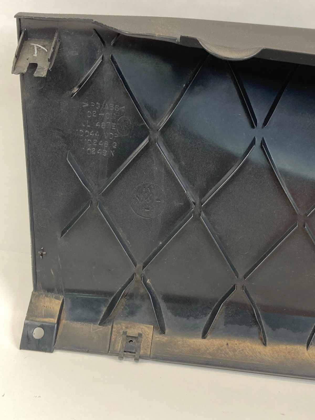 2004-2007 CADILLAC CTS FRONT LEFT SIDE INSTRUMENT PANEL KNEE BOLSTER ASSY OEM