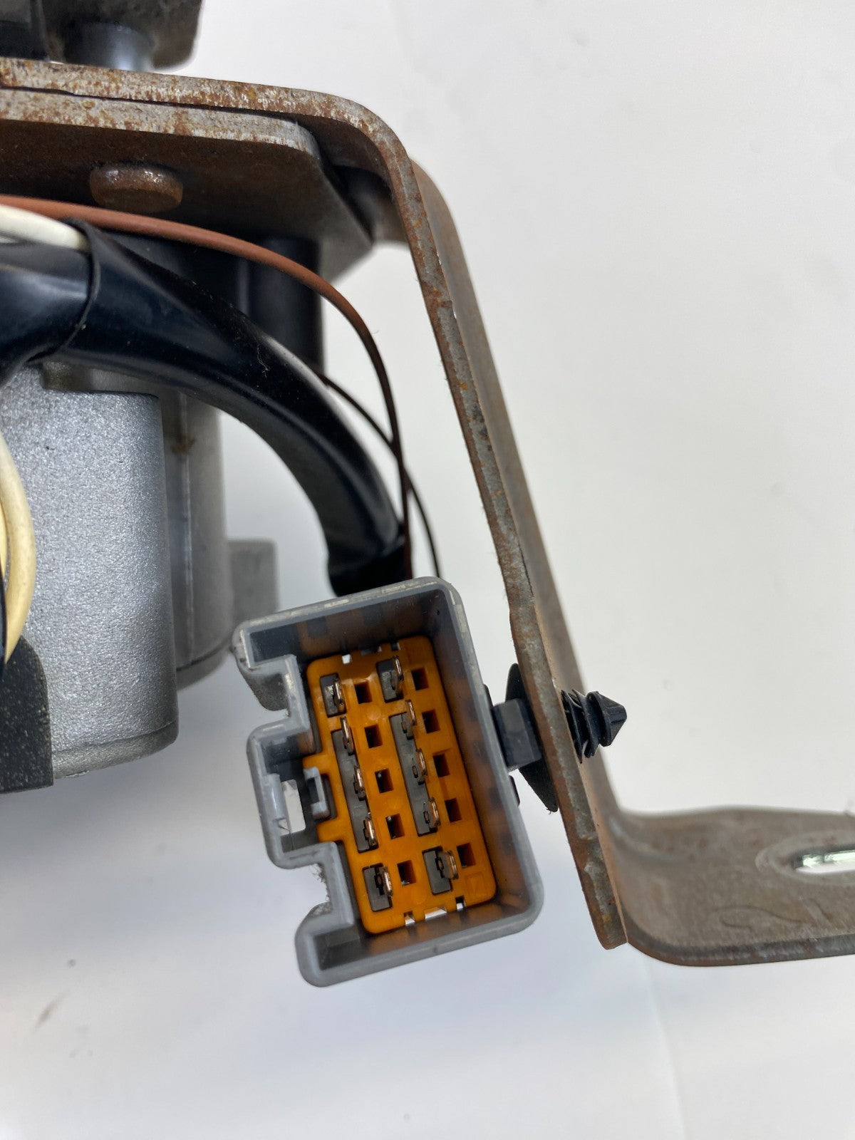 2008-2013 Chrysler Town & Country Rear Power Liftgate Pull Down Motor 16915741