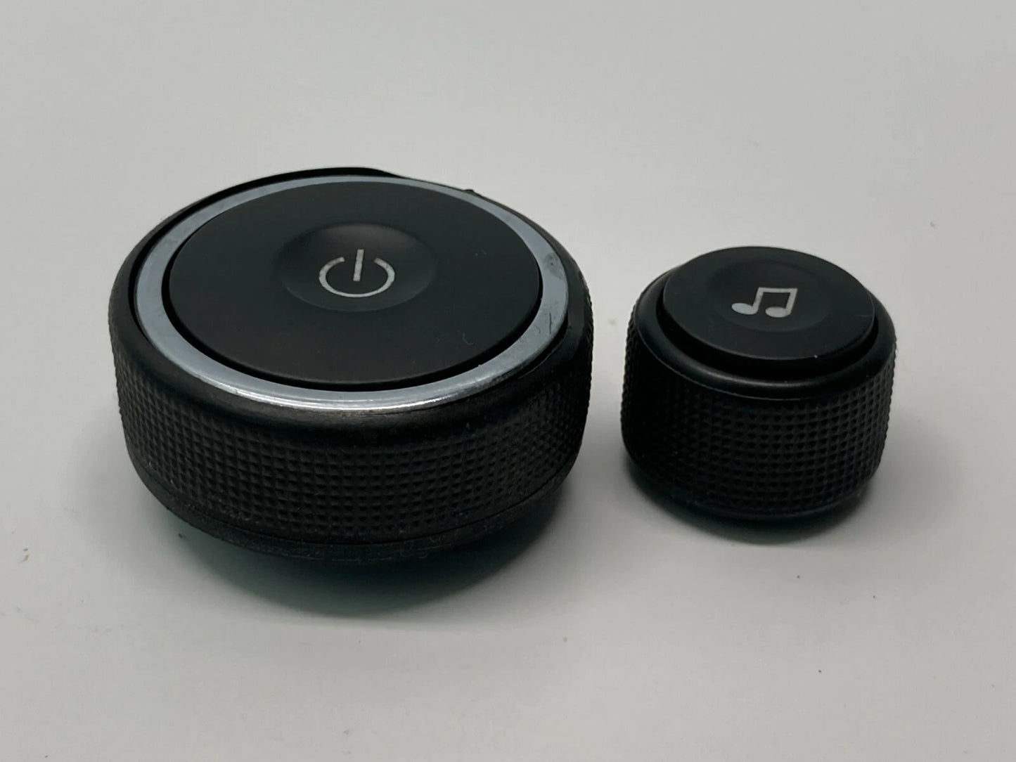 2006 2007 06 07 SATURN VUE ION DASH RADIO CD STEREO KNOB SET PAIR OEM