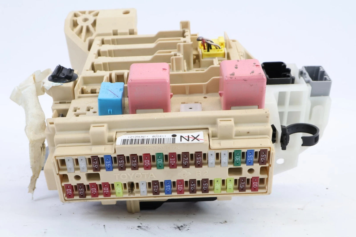 2007-2011 TOYOTA CAMRY FRONT LEFT UNDER DASH CABIN FUSE BOX RELAY JUNCTION BLOCK