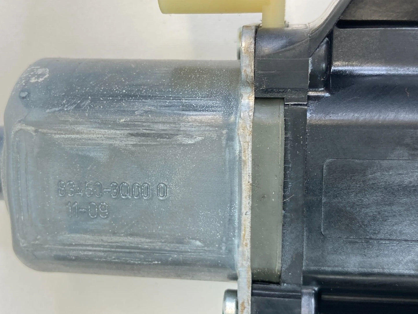 2011-2014 HYUNDAI SONATA SEDAN REAR LEFT SIDE DOOR WINDOW MOTOR 83460-3Q000 OEM