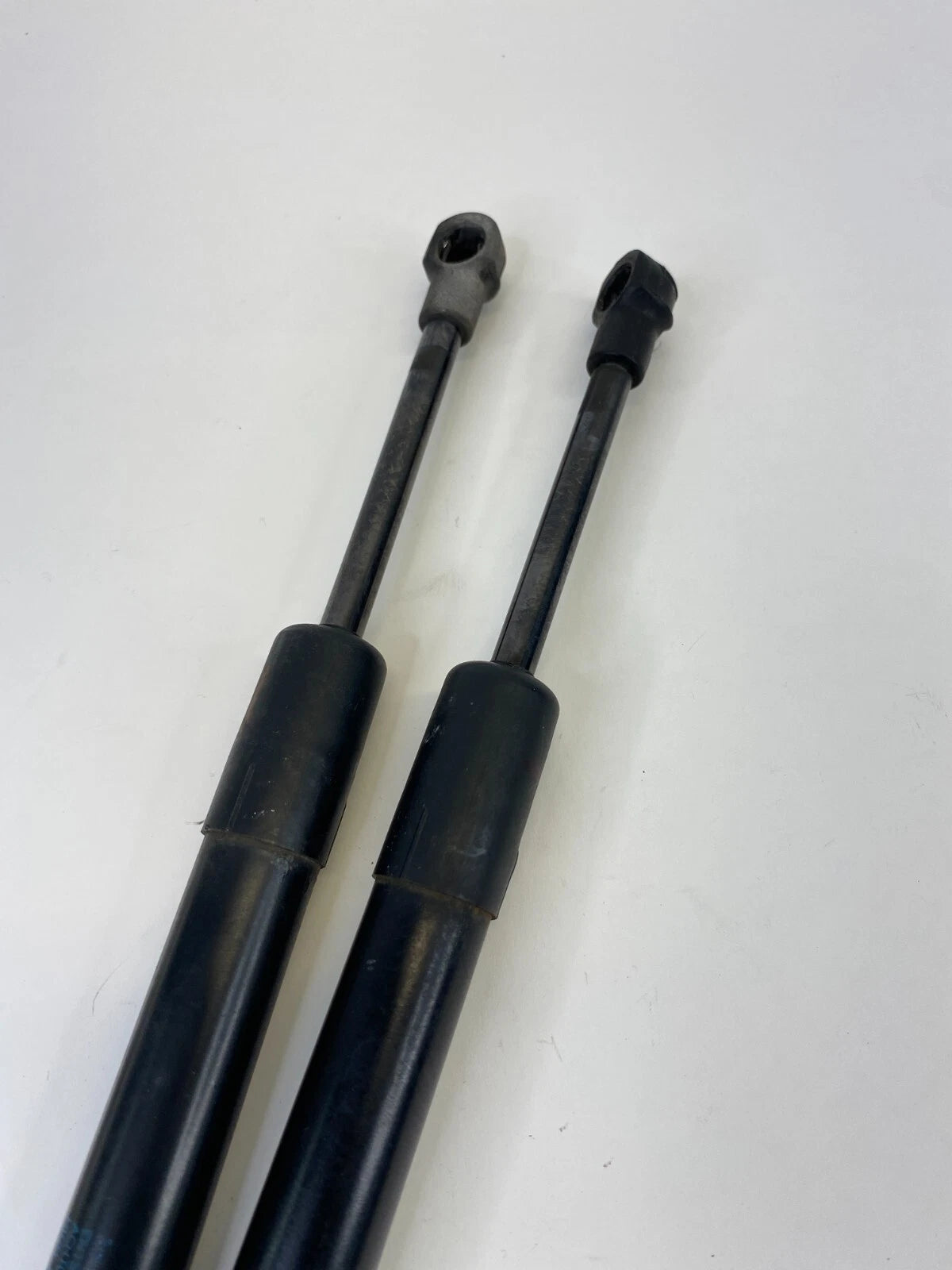 2005-2010 VW JETTA SEDAN REAR TRUNK TAILGATE LIFT SUPPORTS SHOCKS STRUTS OEM