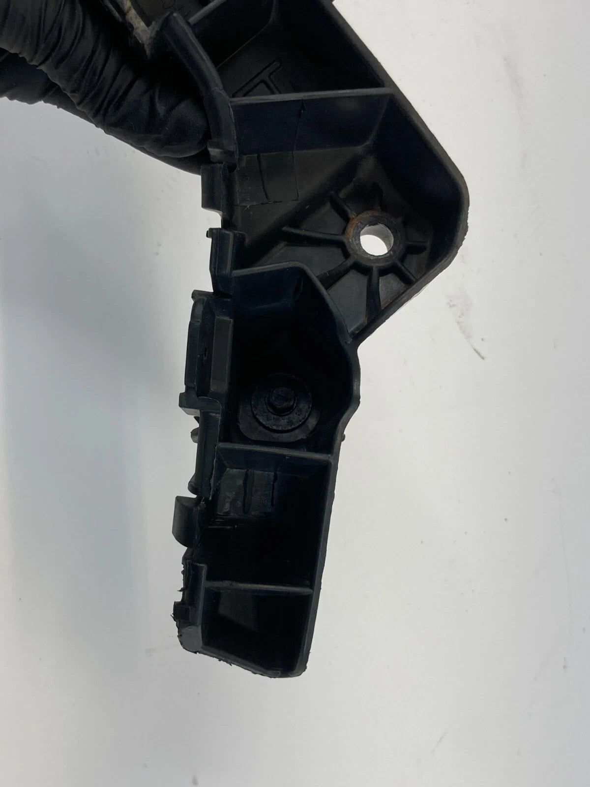 2010-2017 CHEVROLET EQUINOX FRONT LEFT DRIVER SIDE BUMPER BRACKET COVER RETAINER