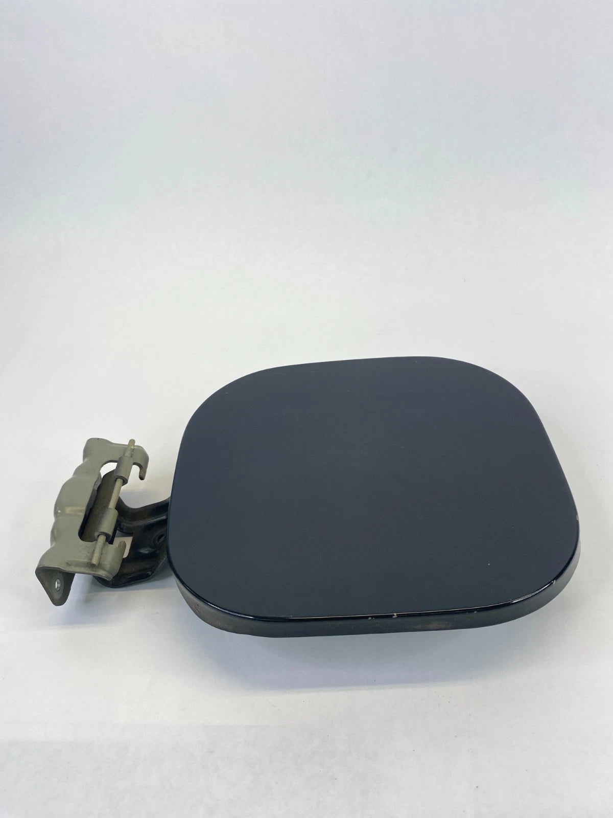 2013-2019 NISSAN SENTRA SEDAN 1.8L 16V FUEL FILLER DOOR GAS LID COVER