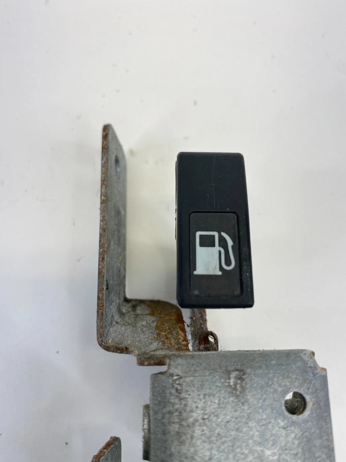 2007-2012 ACURA RDX FUEL GAS DOOR FILLER RELEASE HANDLE LEVER SWITCH OEM