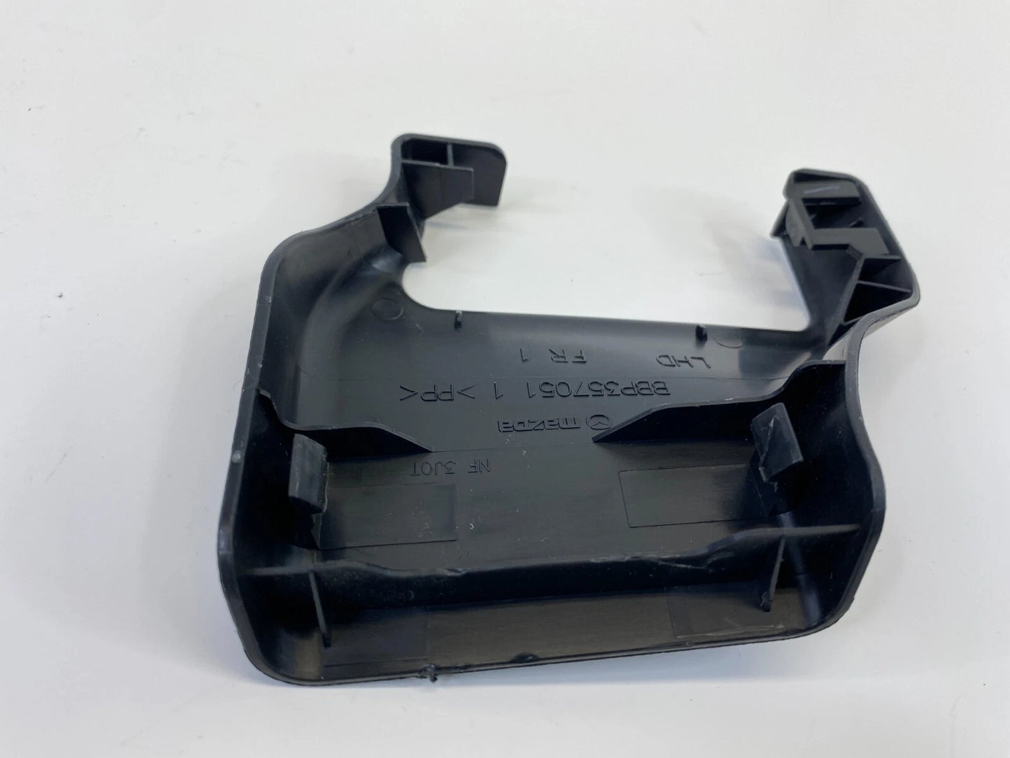 2011-2013 MAZDA 3 MAZDA3 REAR RIGHT SEAT TRACK REAR INNER COVER CAP BBP357051