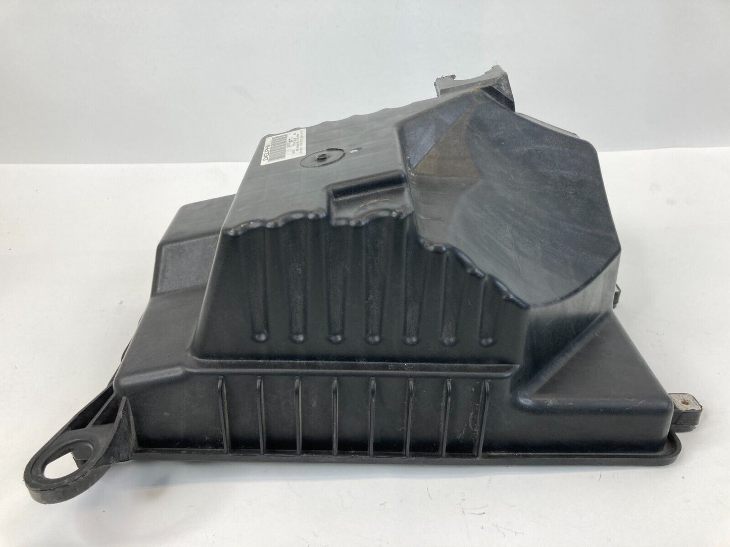 99-05 Pontiac Grand Am 3.4L V6 Air Cleaner Intake Box Lower Cover 25312775 OEM