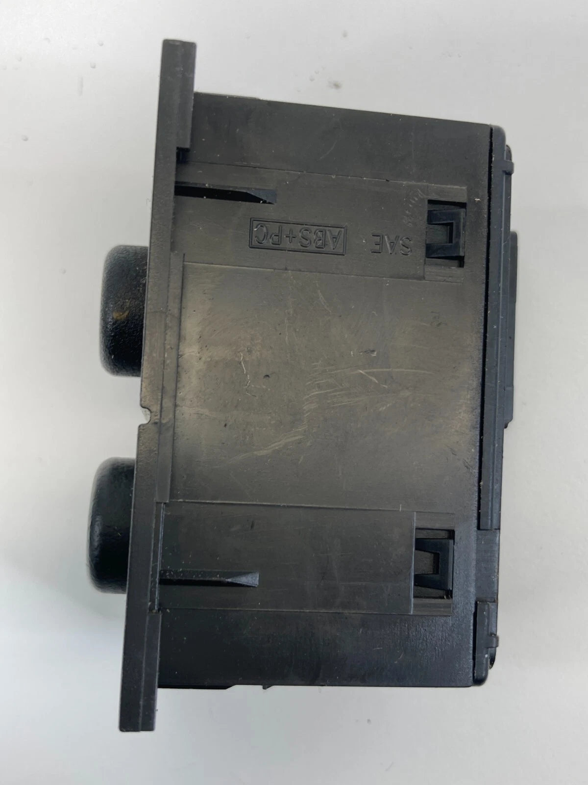 2003-2006 CHEVROLET AVALANCHE 1500 FOG LIGHT SWITCH BUTTON CONTROL 15076588 OEM