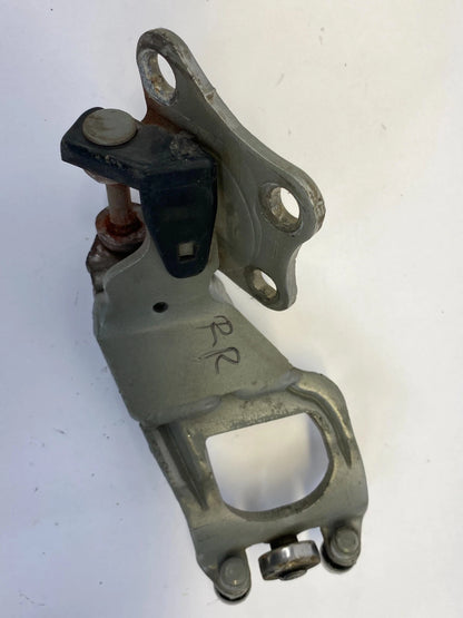 2004-2010 TOYOTA SIENNA REAR LEFT DOOR MIDDLE SLIDING HINGE ROLLER RAIL UNIT OEM