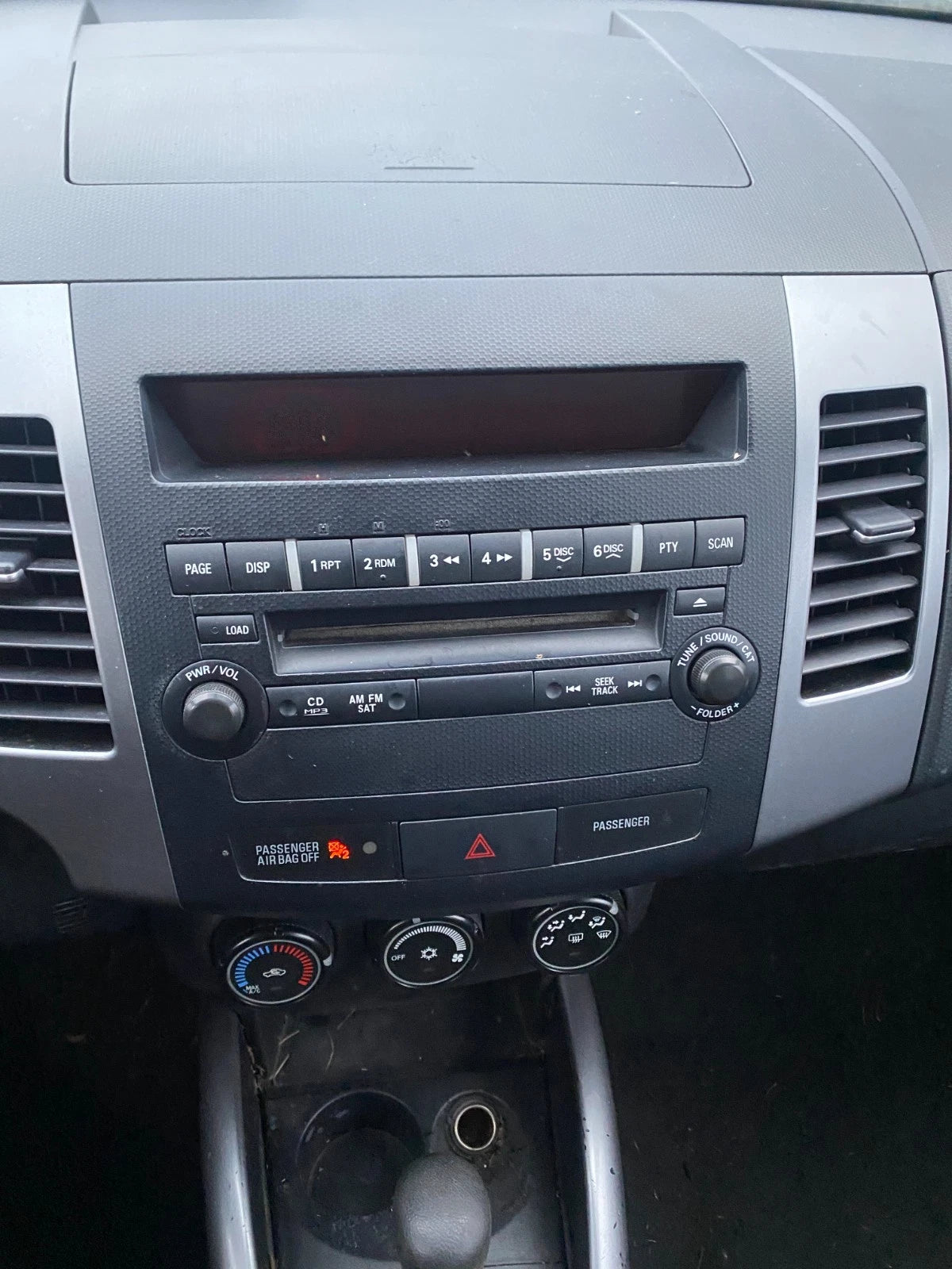2007-2010 MITSUBISHI OUTLANDER RADIO STEREO AUDIO RECEIVER UNIT 8701A261 OEM