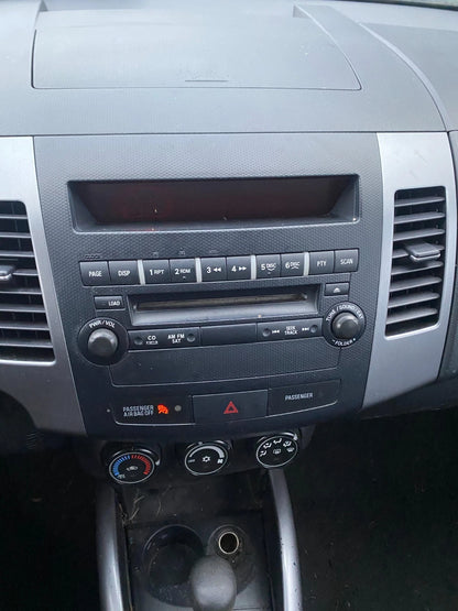 2007-2010 MITSUBISHI OUTLANDER RADIO STEREO AUDIO RECEIVER UNIT 8701A261 OEM