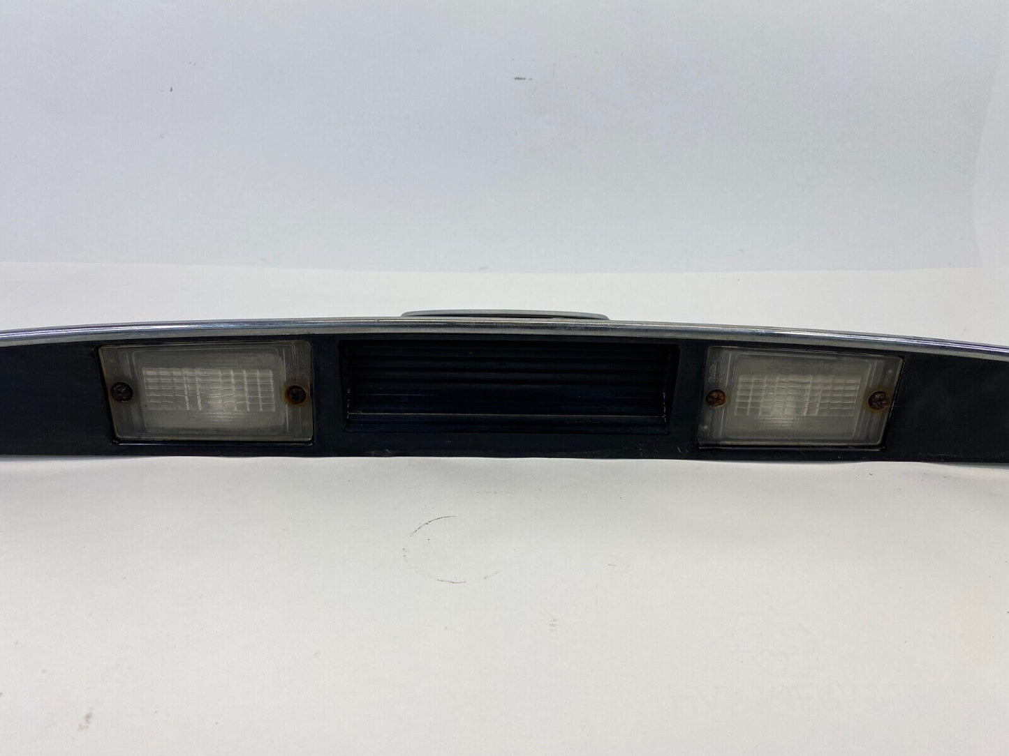 04-06 Kia Spectra Rear Lid Finish Garnish License Light Panel Molding 925012F010