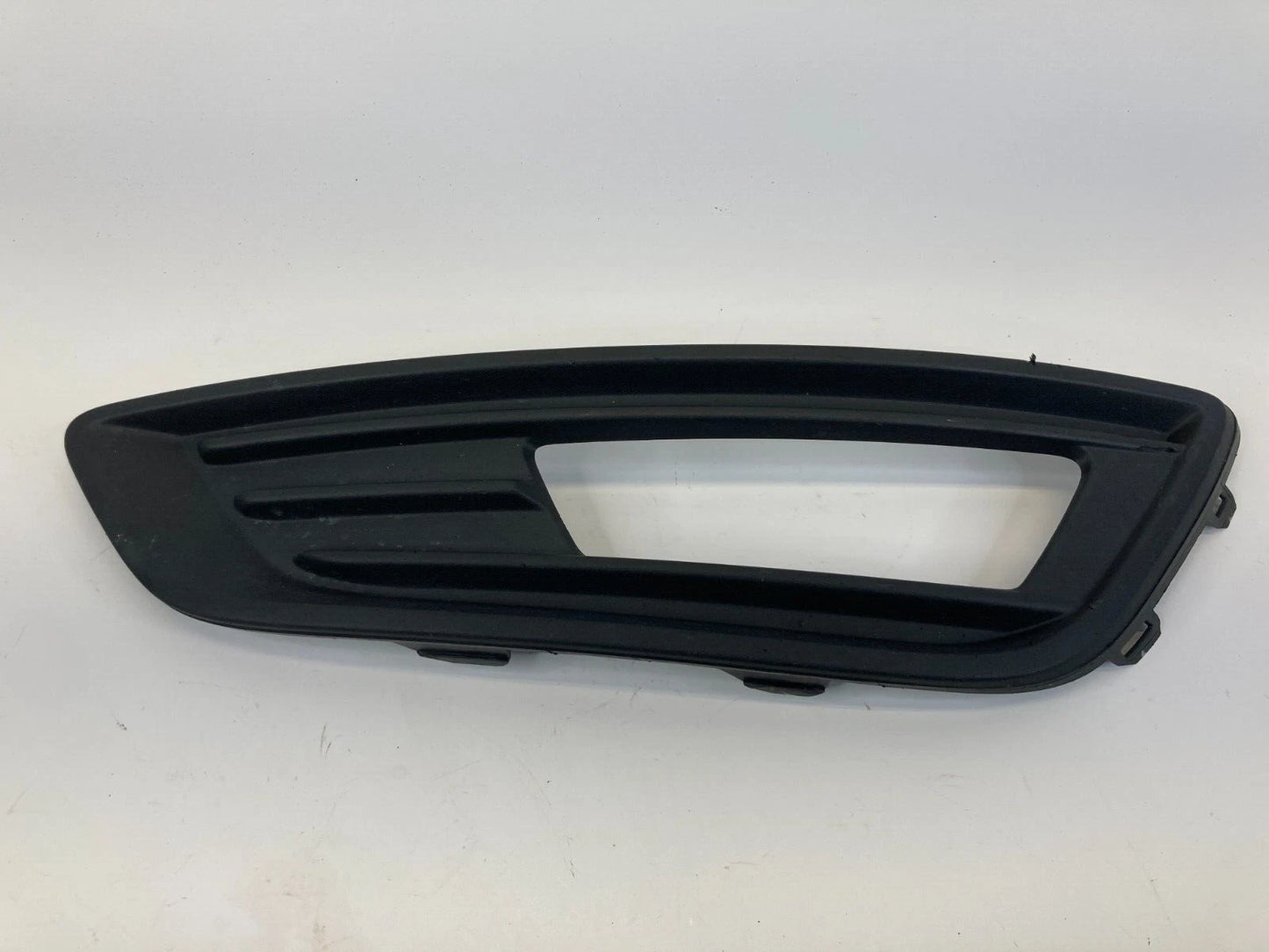 2015-2018 FORD FOCUS FRONT LEFT SIDE FOG LIGHT BUMPER COVER TRIM F1EB-15A299-A
