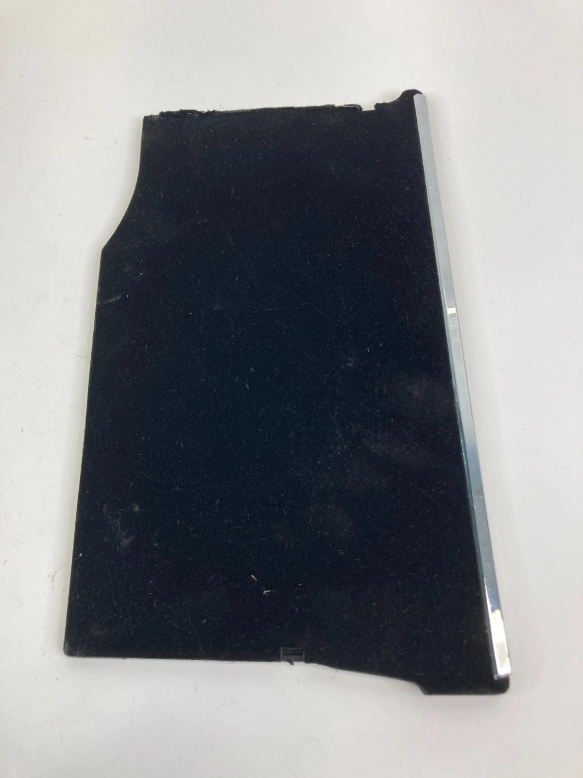 2003-2009 MERCEDES-BENZ E 320 E320 4-DR GLOVE BOX STORAGE LOWER COVER 2116890330
