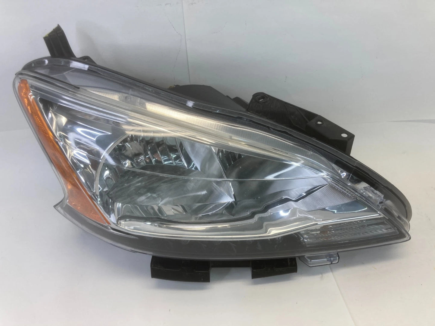 2013-2015 NISSAN SENTRA FRONT PASSENGER RIGHT SIDE RH HEADLIGHT HEADLAMP OEM