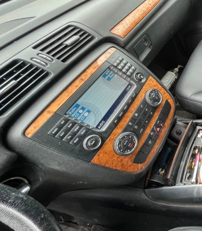 06-08MERCEDES-BENZ R350 NAVI GPS RADIO RECEIVER MONITOR SCREEN A2518704589 OEM