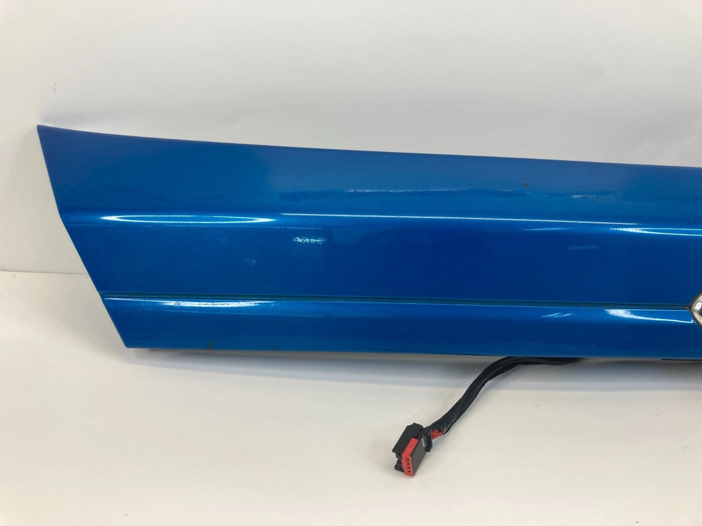 2011-2013 FORD FIESTA HATCHBACK REAR TRUNK MOLDING HANDLE W/ EMBLEM AE83-5843404