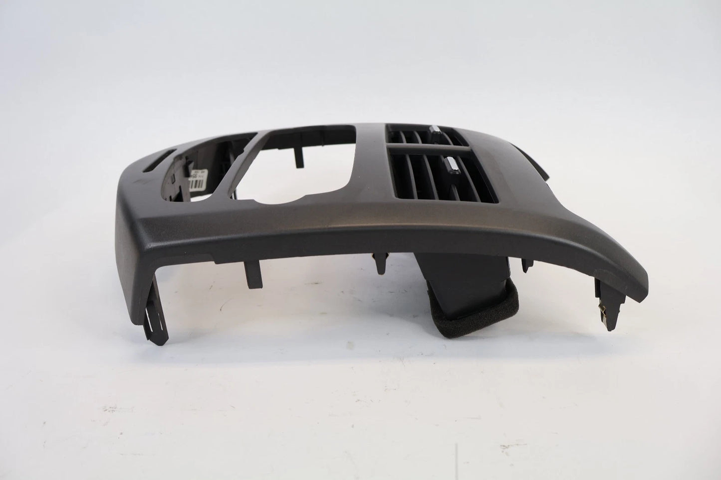 2012-2016 CHEVROLET SONIC CENTER DASH RADIO BEZEL W/ AIR VENTS 95460915