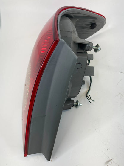 05-08 TOYOTA COROLLA SEDAN REAR LEFT SIDE TAIL LIGHT TAILLIGHT OUTER LAMP OEM