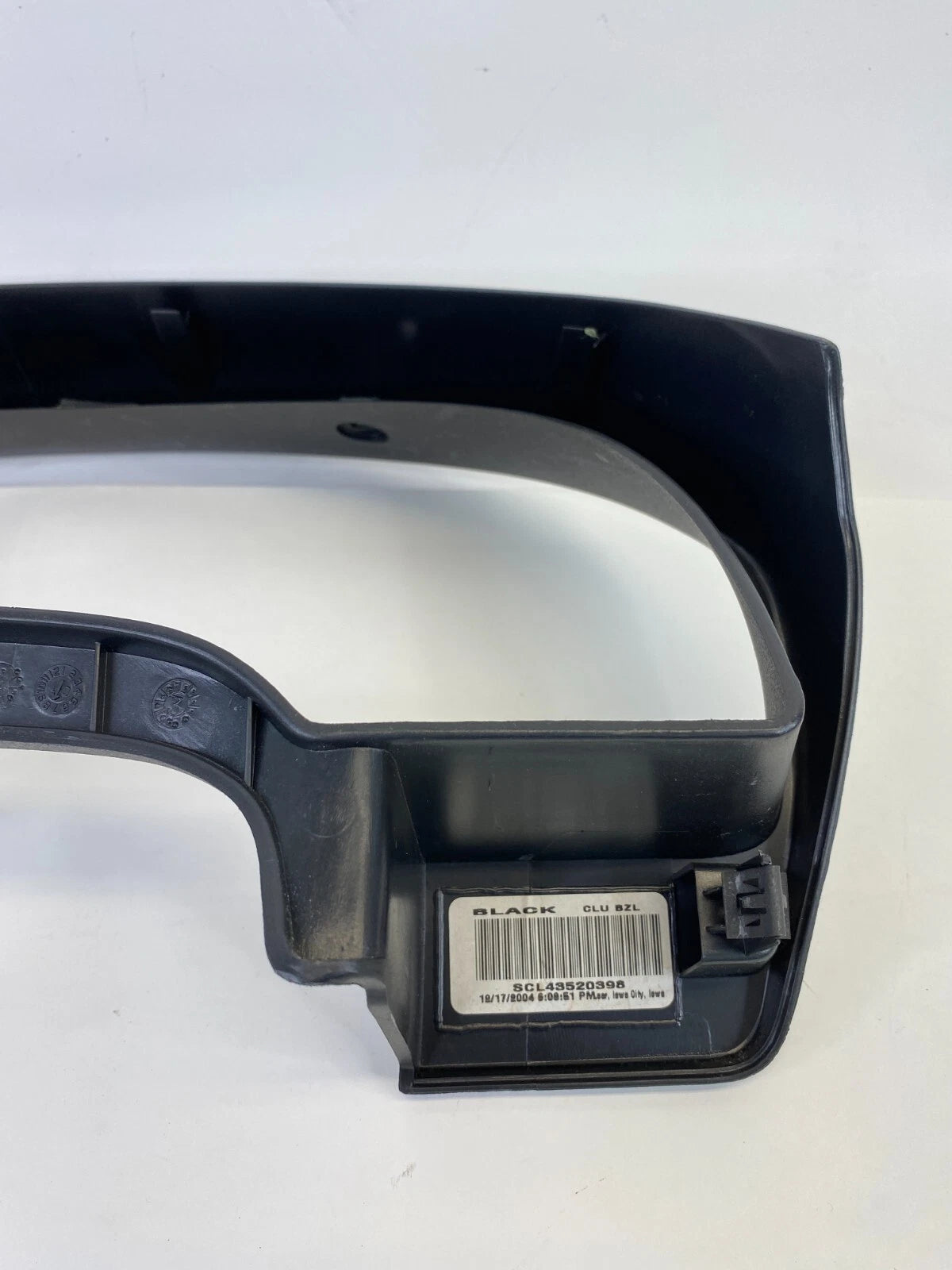 2002-2005 SATURN VUE DASH SPEEDOMETER CLUSTER TRIM BEZEL COVER 10356212 OEM