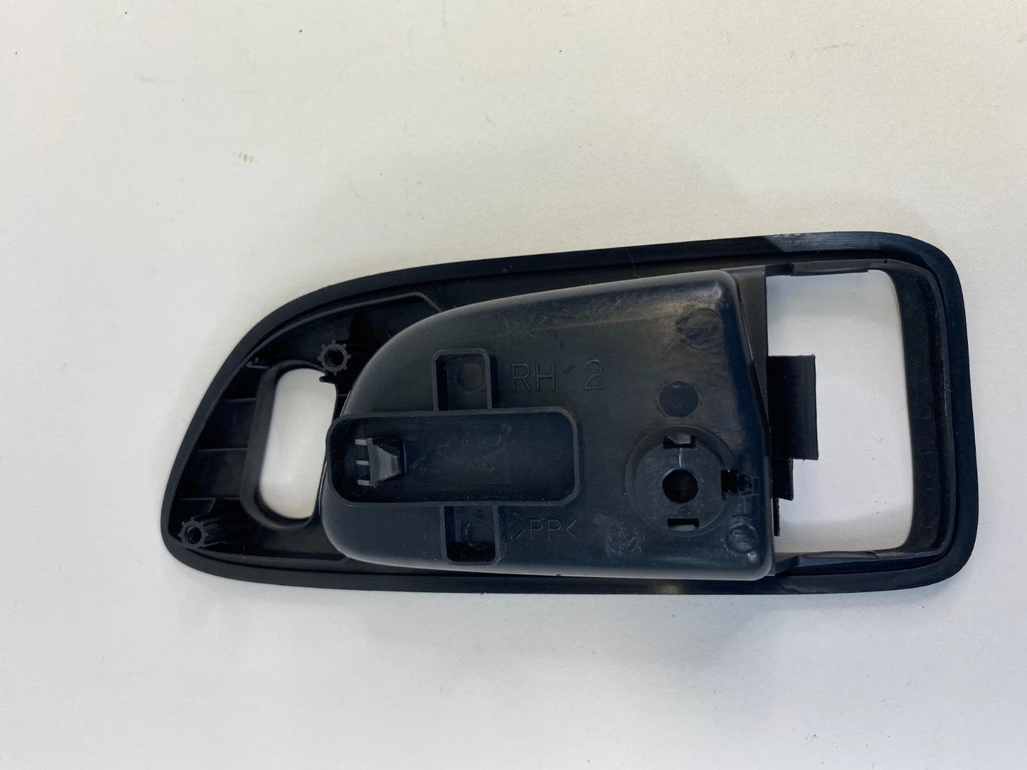 2003-2009 MAZDA 3 MAZDA3 HATCHBACK 5-DR FRONT RIGHT SIDE DOOR HANDLE COVER BEZEL