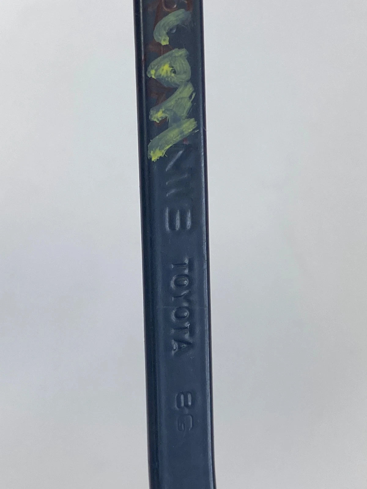 2005-2010 TOYOTA SIENNA REAR WINDOW BACK GLASS WINSHIELD WIPER ARM OEM