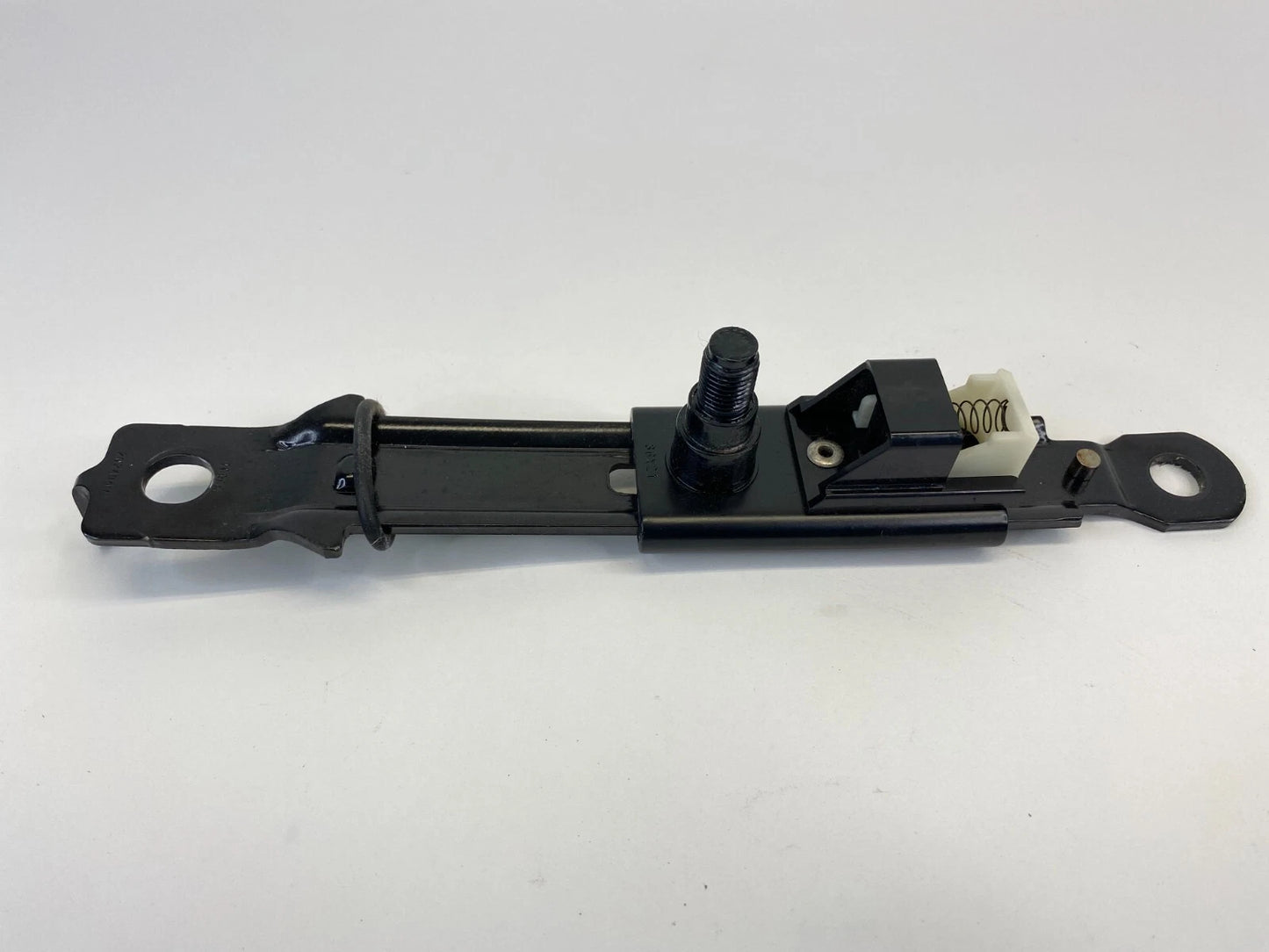 2006-2010 HYUNDAI SONATA SEDAN FRONT SEAT BELT SEATBELT HEIGHT ADJUSTER OEM