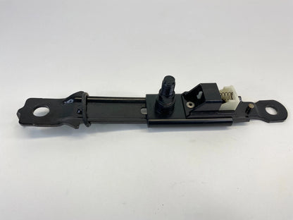 2006-2010 HYUNDAI SONATA SEDAN FRONT SEAT BELT SEATBELT HEIGHT ADJUSTER OEM