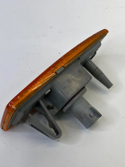 2005-2010 CHRYSLER 300 FRONT RIGHT PASS BUMPER SIDE MARKER LIGHT LAMP ASSY OEM
