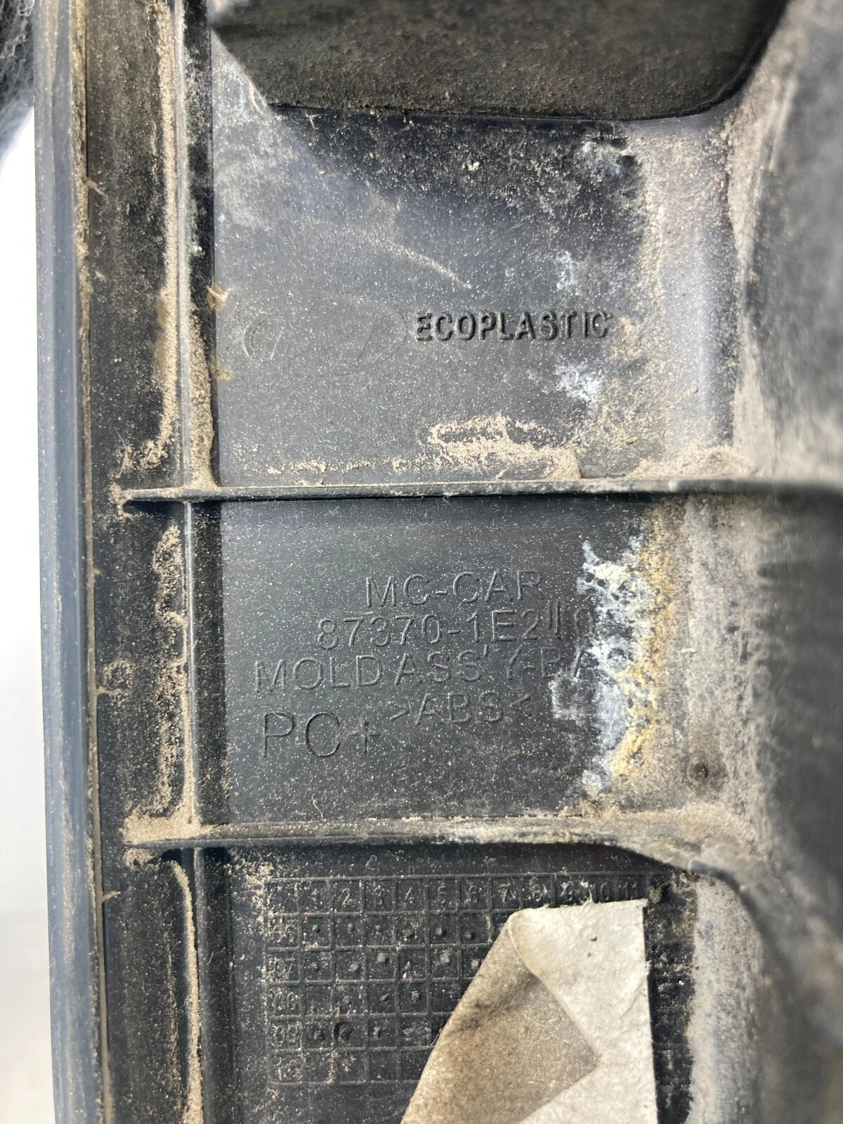 07-11 HYUNDAI ACCENT REAR TAILGATE LIFTGATE HATCH MOLDING TRIM COVER 87370-1E210