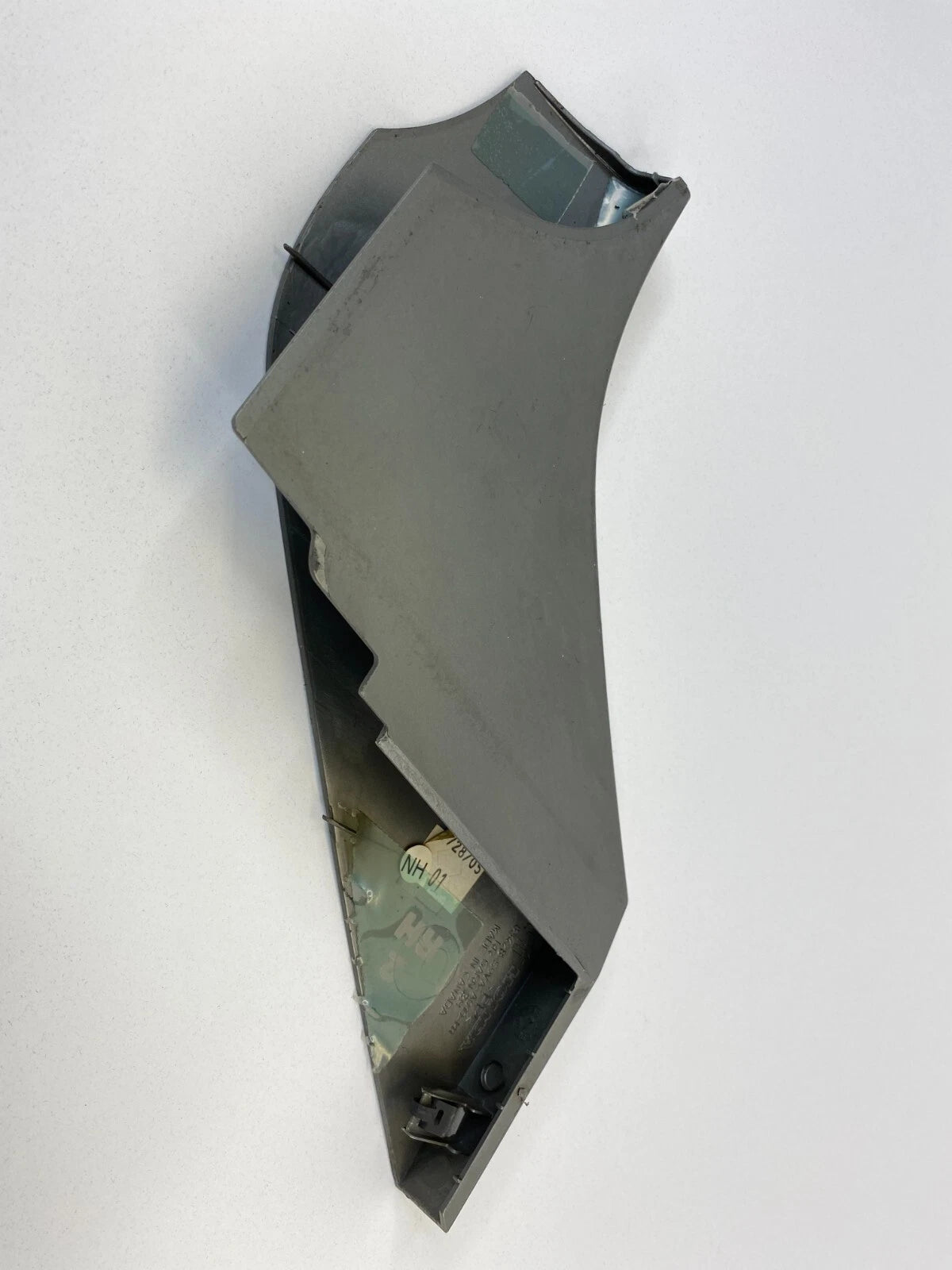 2003-2005 HONDA PILOT REAR CENTER CONSOLE RIGHT TRIM MOLDING 83428-S9VA-A010-M1