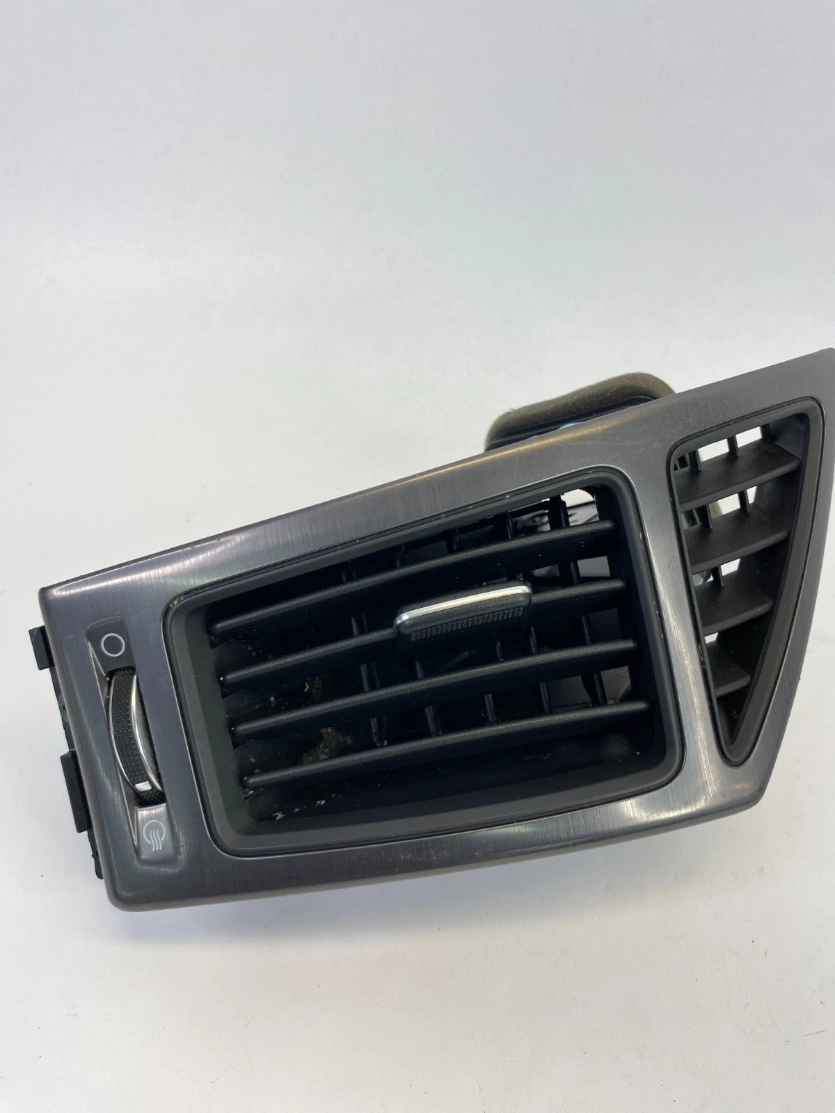 2011-2014 HYUNDAI SONATA DASH RIGHT SIDE A/C AIR VENT OUTER GRILLE OEM 3S9749000