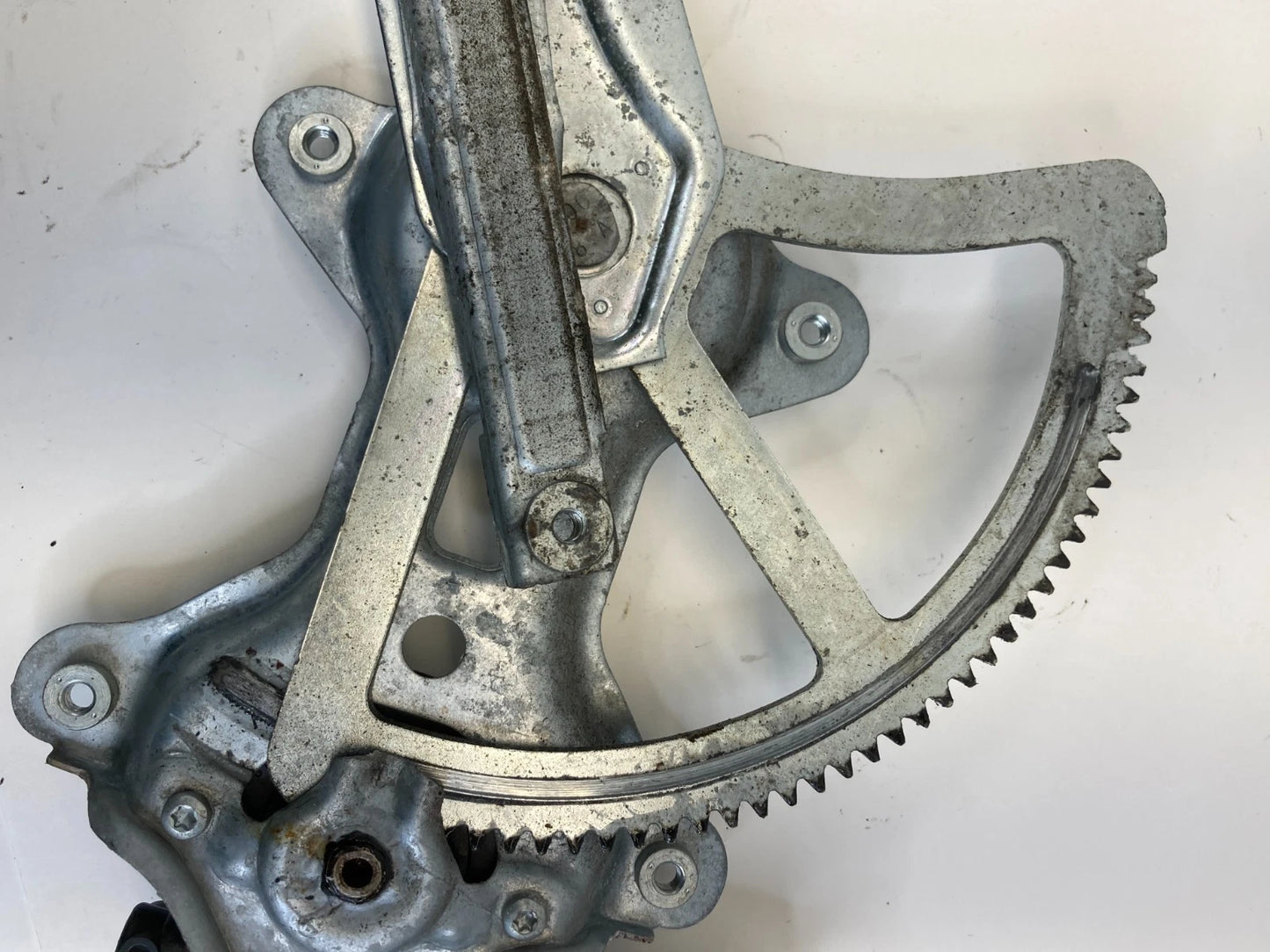 2007-2009 LEXUS RX350 FRONT RIGHT DOOR WINDOW REGULATOR MOTOR 85710-0E010 OEM