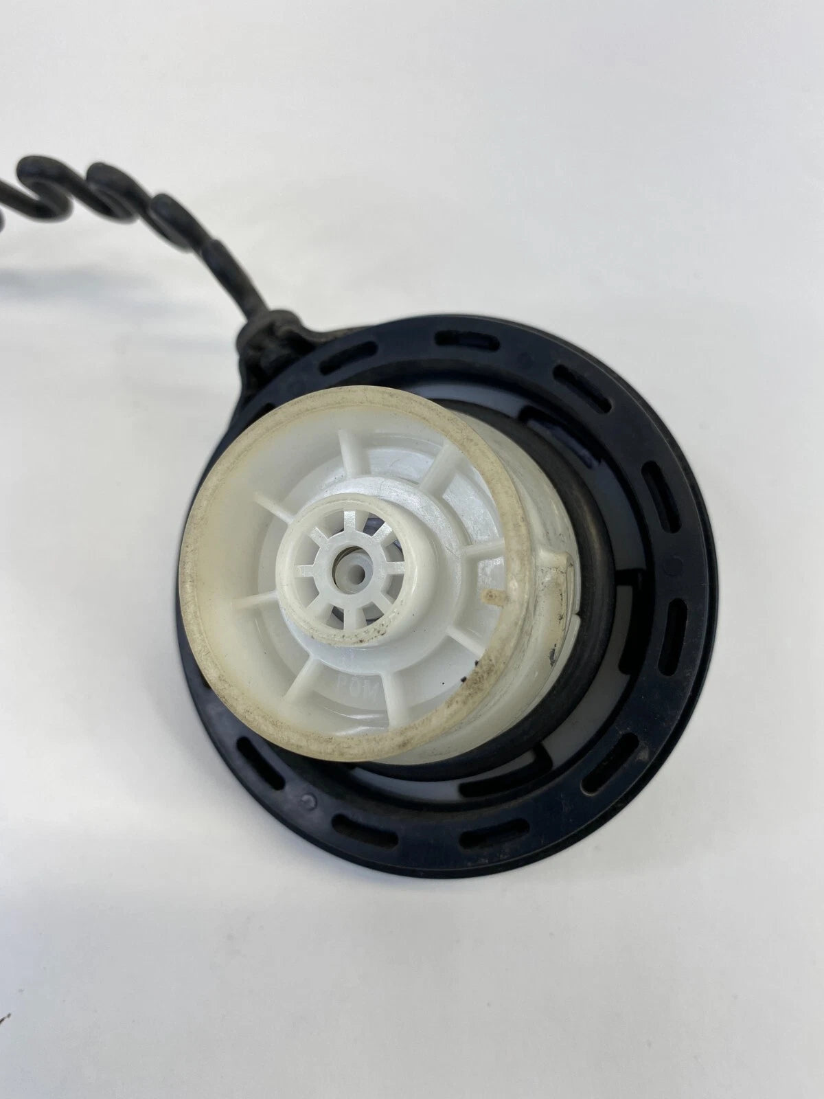 2010-2024 KIA FORTE SEDAN FUEL FILLER GAS TANK CAP COVER LID OEM