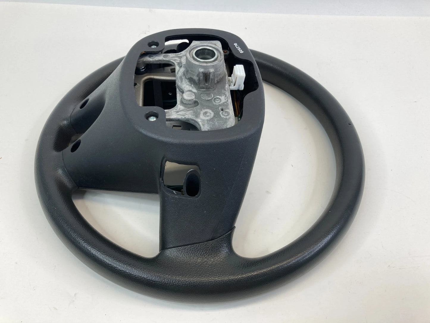2010-2013 KIA SOUL LEFT SIDE STEERING WHEEL W/ AUDIO & CRUISE CONTROL SWITCH OEM