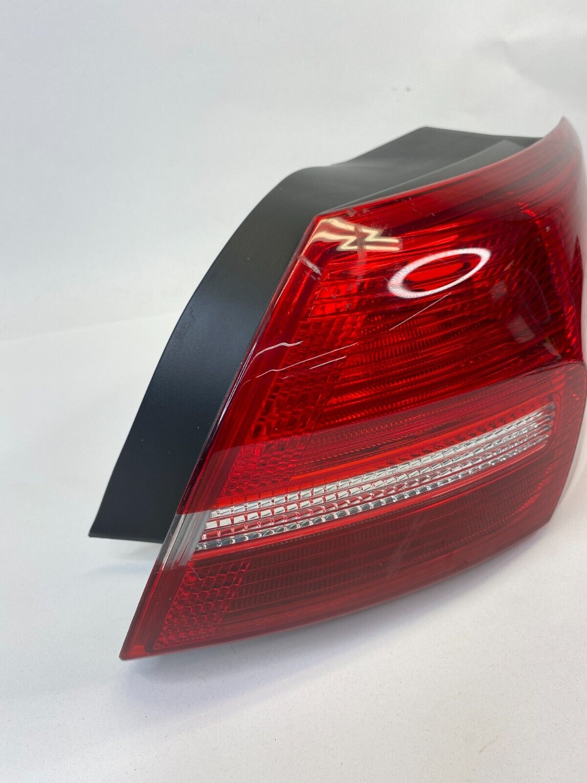 2015-2018 Ford Focus SE Sedan 2.0L 4-DR Right Tail Light Taillight F1EB-13404