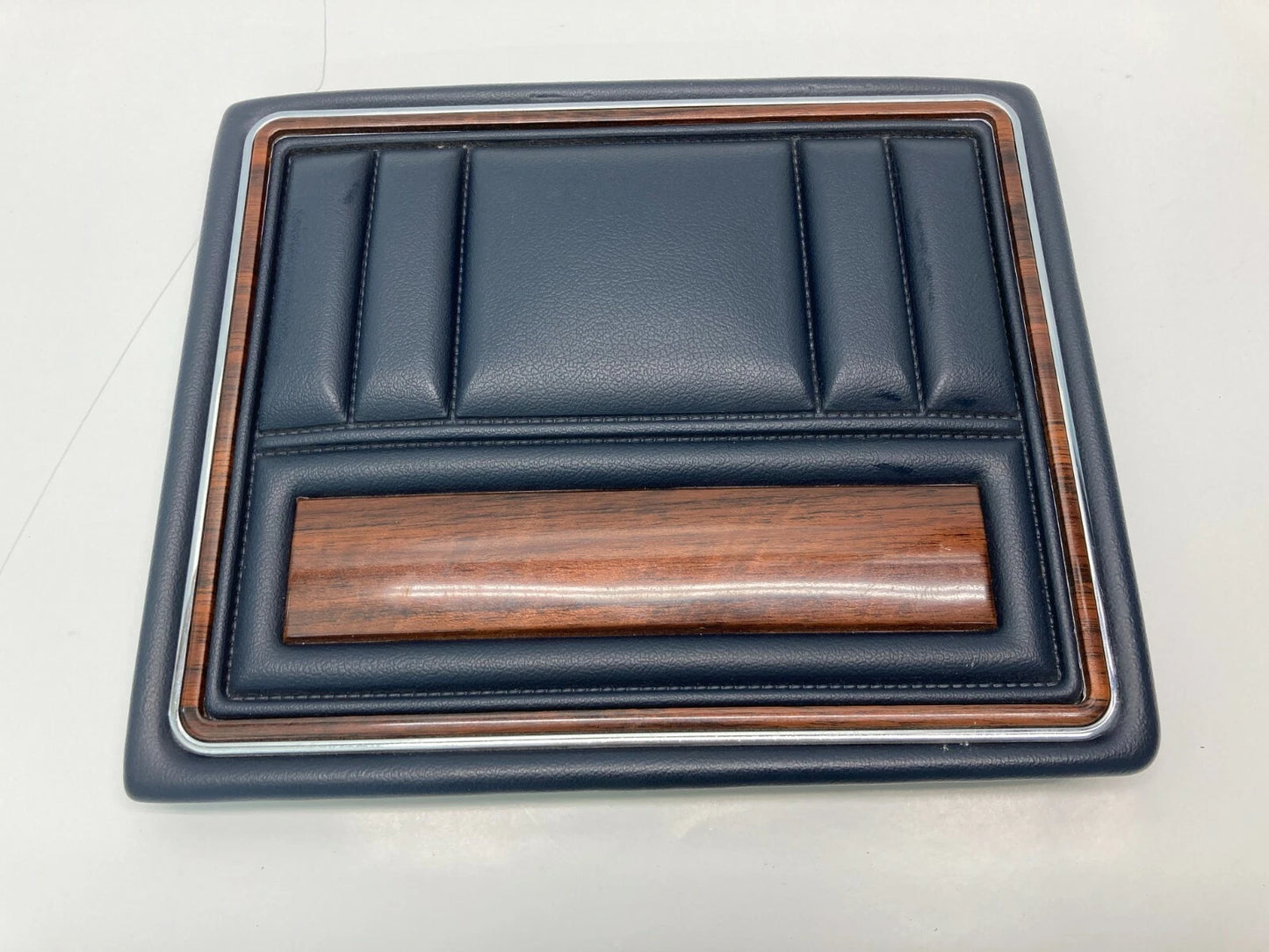 93 CHRYSLER IMPERIAL REAR RH PASSENGER SIDE INNER DOOR PANEL TRIM COVER 4611920