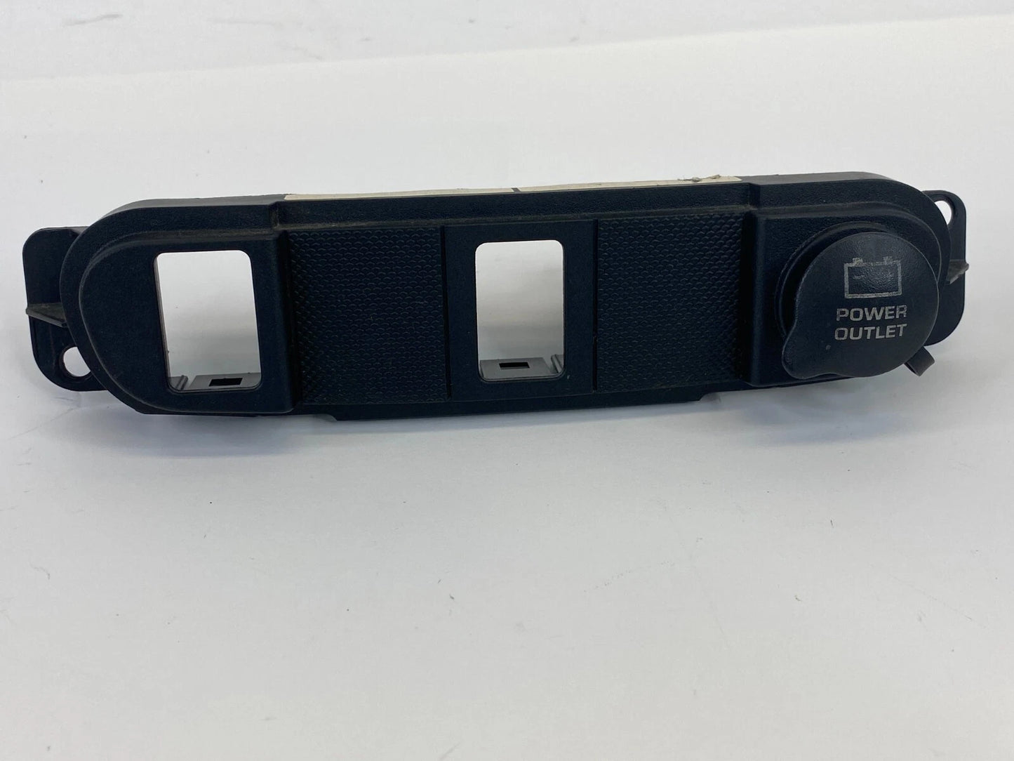 2001-2005 CHRYSLER PT CRUISER DASH SWITCH SURROUND TRIM BEZEL W/ POWER OUTLET