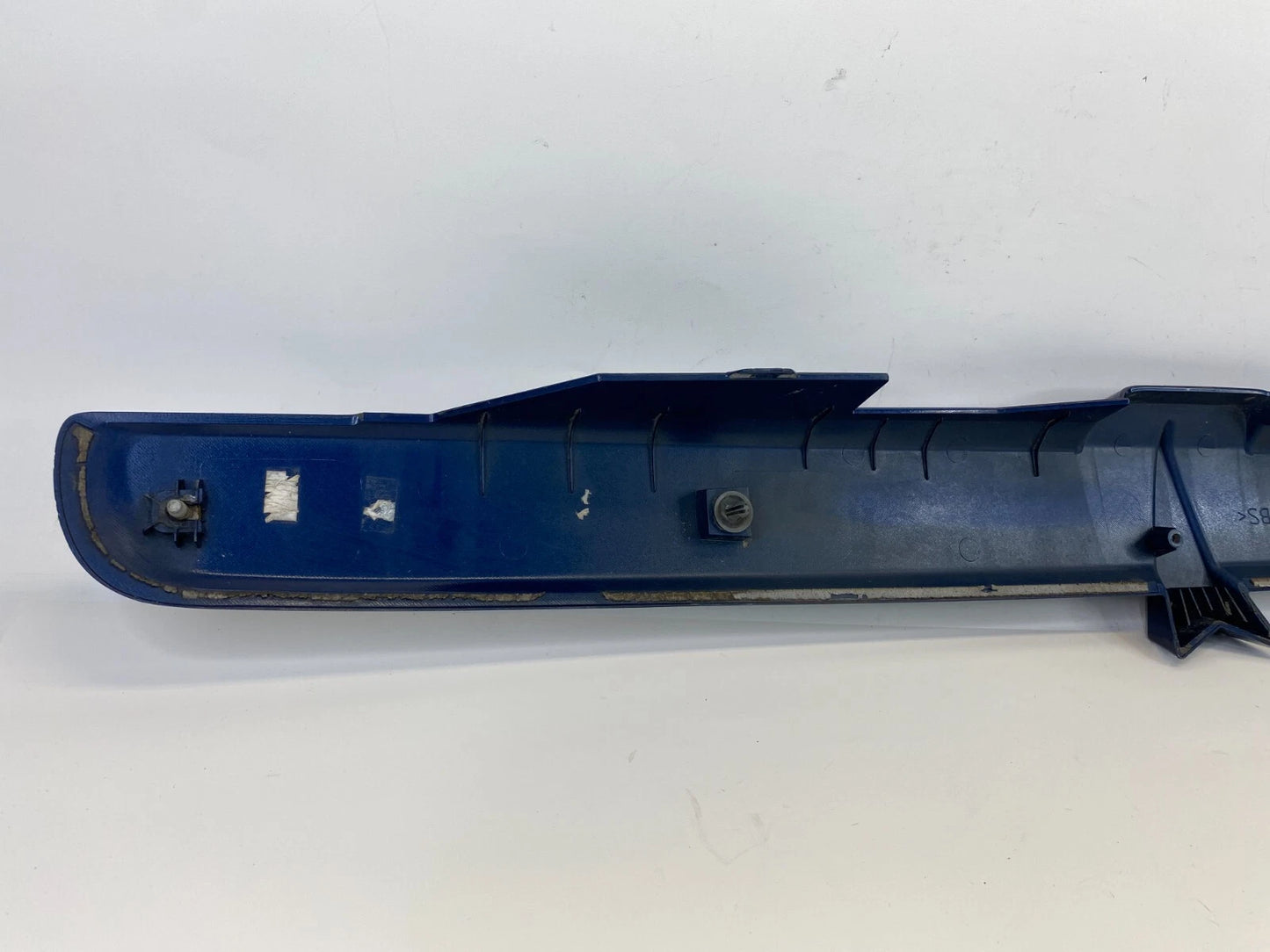 2008 PONTIAC TORRENT REAR TRUNK MOLDING GARNISH EMBLEM HANDLE 15820144 OEM