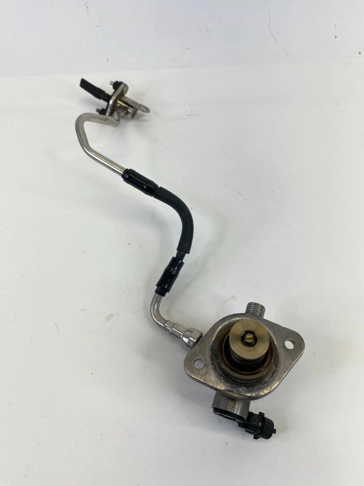 2013-2018 HYUNDAI SANTA FE 3.3L ENGINE HIGH PRESSURE FUEL PUMP 35320-3C220 OEM