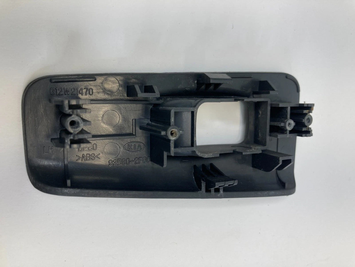 04-09 KIA SPECTRA REAR LEFT INNER DOOR WINDOW SWITCH COVER BEZEL 93580-2F00 OEM