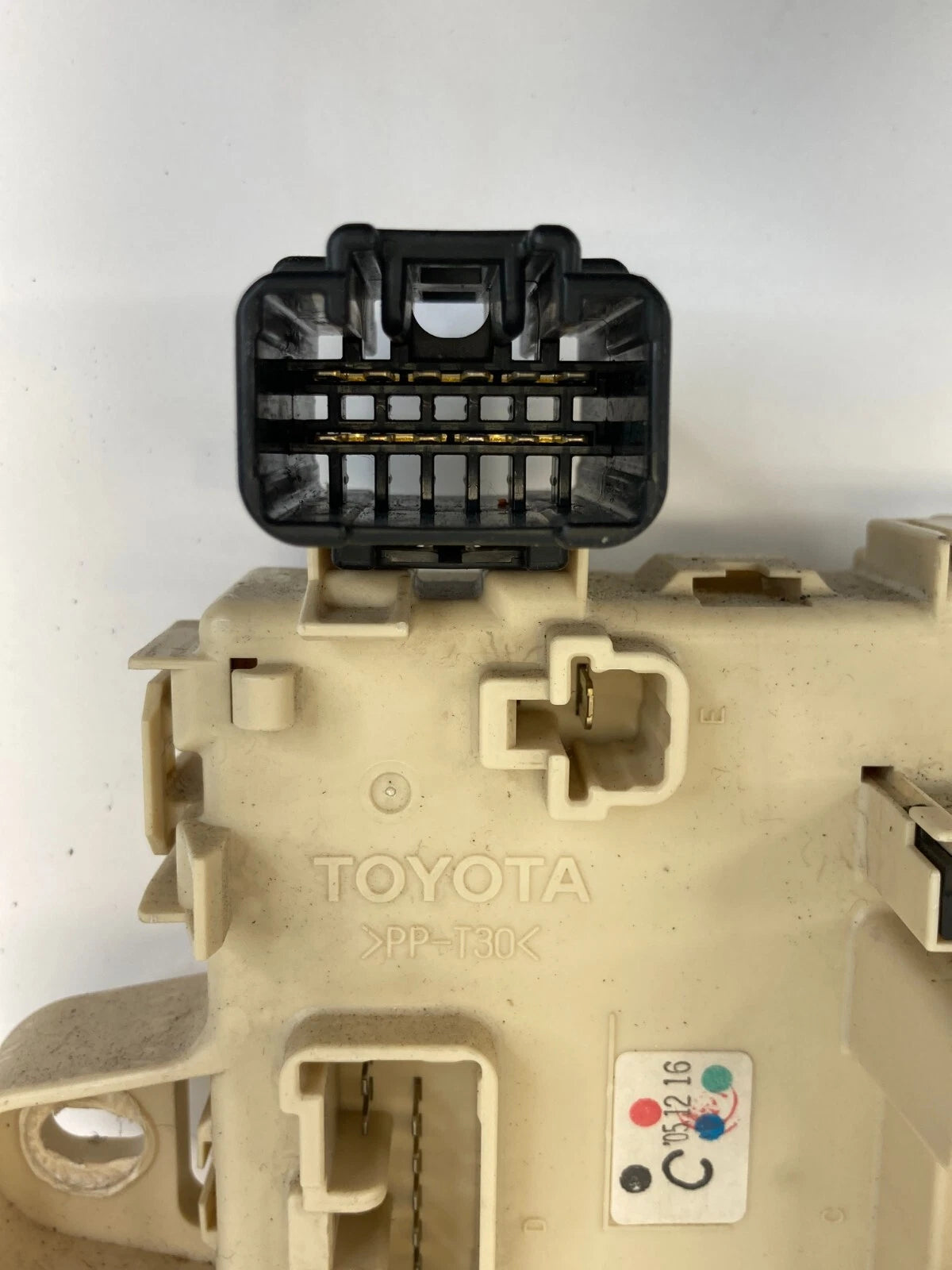 2006 2007 2008 LEXUS RX400H 3.3L V6 HYBRID REAR JUNCTION BLOCK FUSE BOX OEM