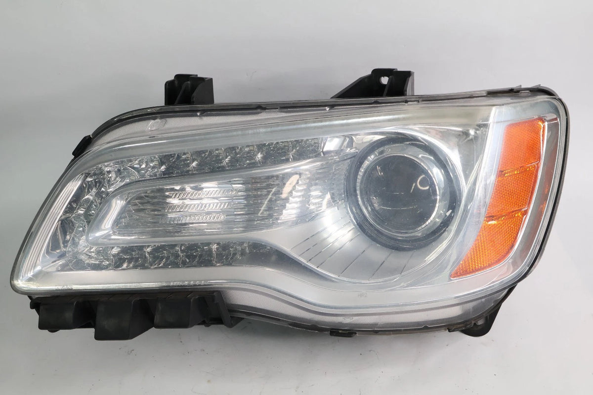 2011-2014 CHRYSLER 300 LEFT DRIVER HEADLIGHT HEADLAMP HALOGEN 68143003AA OEM