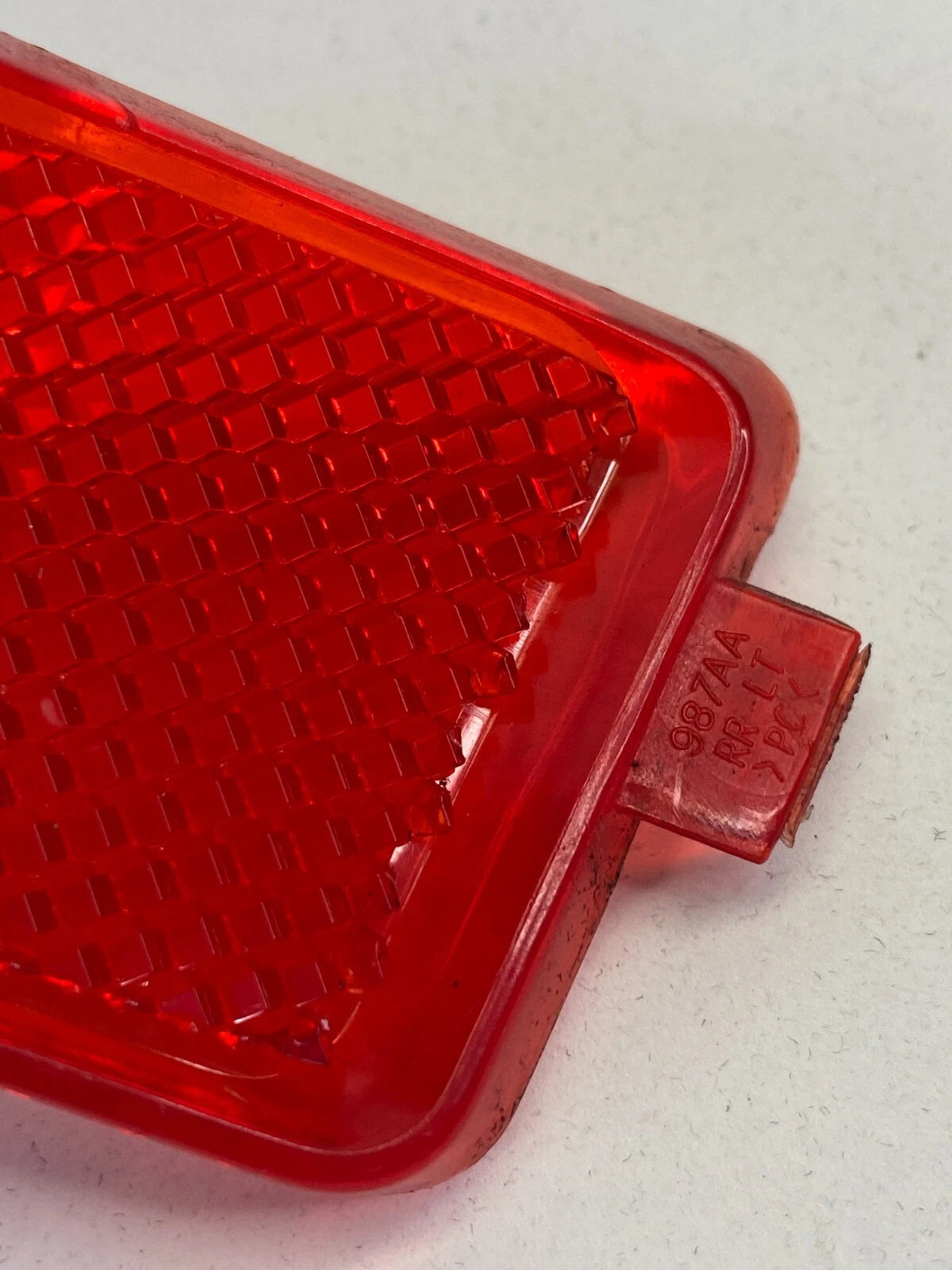 2004-2008 CHRYSLER PACIFICA REAR LEFT SIDE INTERIOR DOOR LIGHT LAMP REFLECTOR