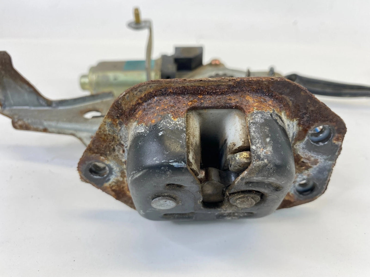 05-15 NISSAN ARMADA REAR TAILGATE HATCH LOCK LATCH ACTUATOR MOTOR 905520AQ00 OEM