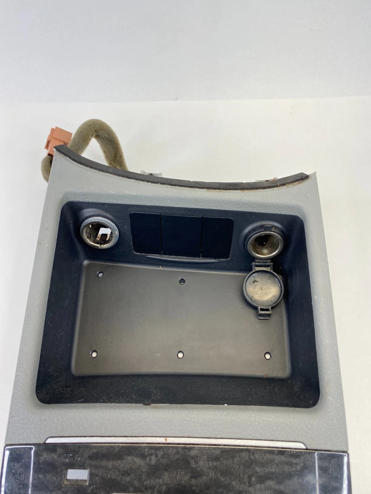 07-09 HYUNDAI SANTA FE CENTER CONSOLE SHIFTER INDICATOR BEZEL W/ POWER OUTLET