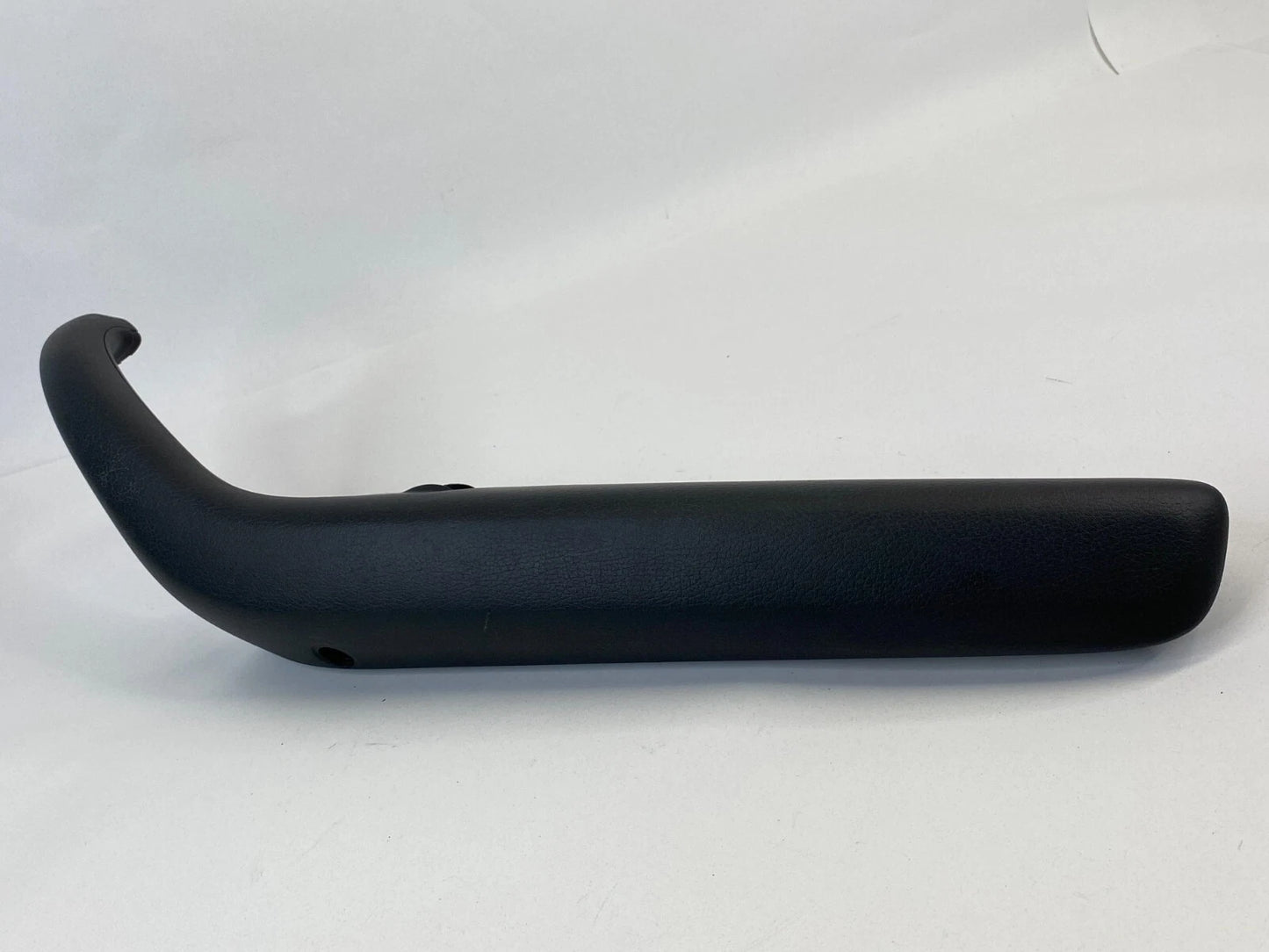 2002-2008 AUDI A4 FRONT RIGHT SIDE INTERIOR DOOR PULL HANDLE ARMREST 8E1867162B