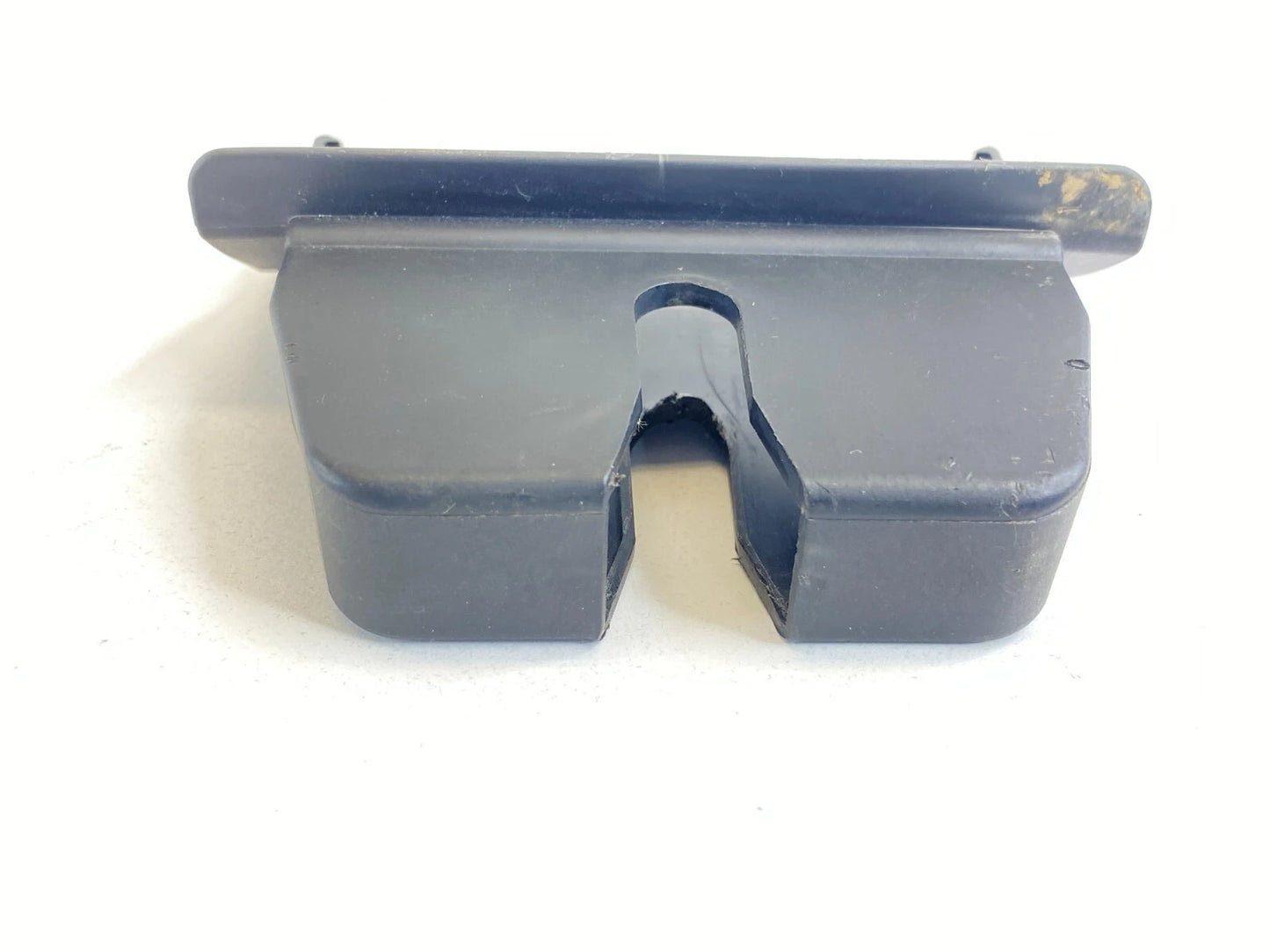 2004-2011 VOLVO S40 REAR TRUNK LID LATCH COVER TRIM PANEL BEZEL 8679594 OEM
