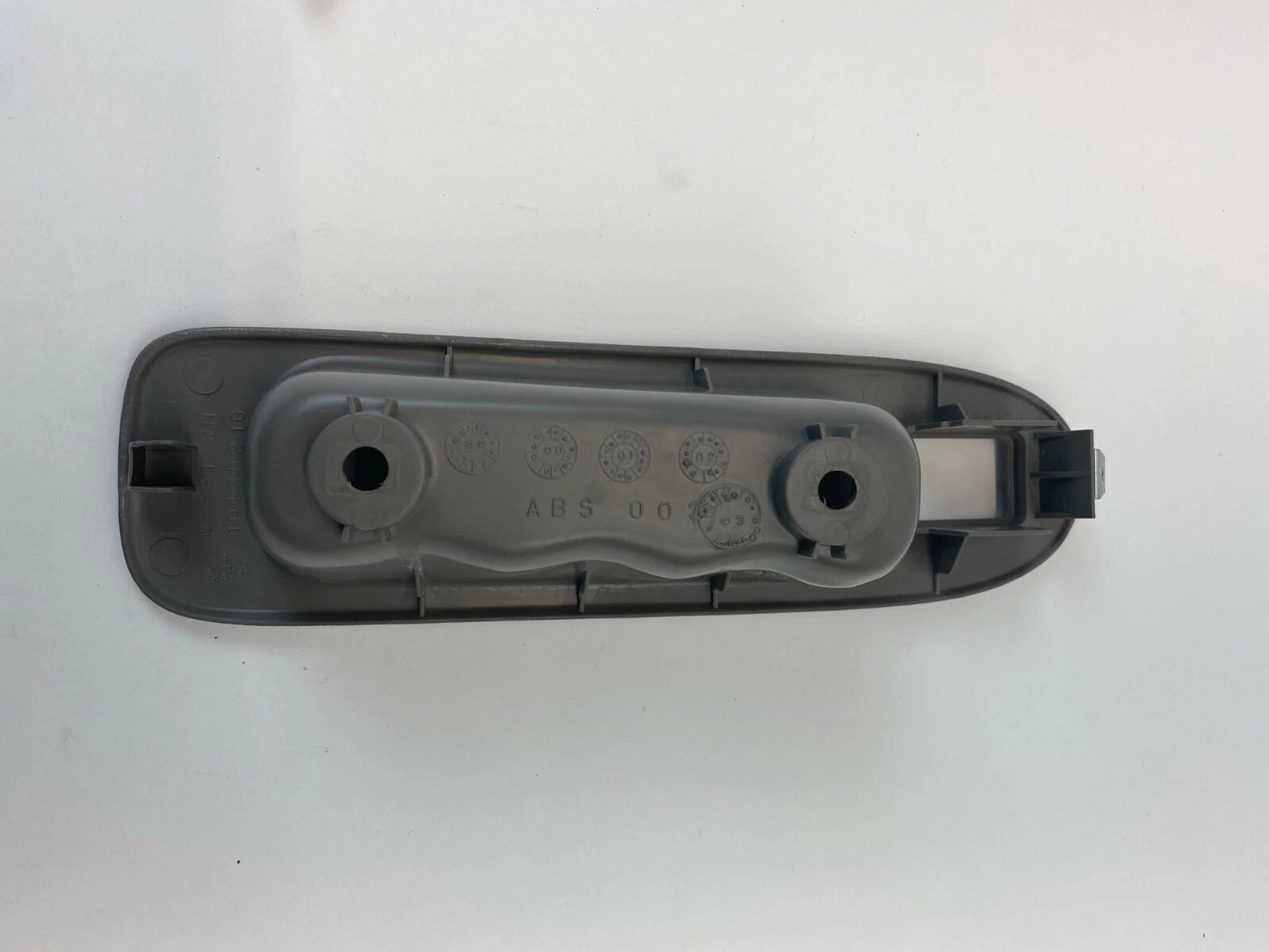 01-05 CHEVROLET IMPALA FRONT RIGHT PASSENGER SIDE DOOR WINDOW SWITCH COVER BEZEL